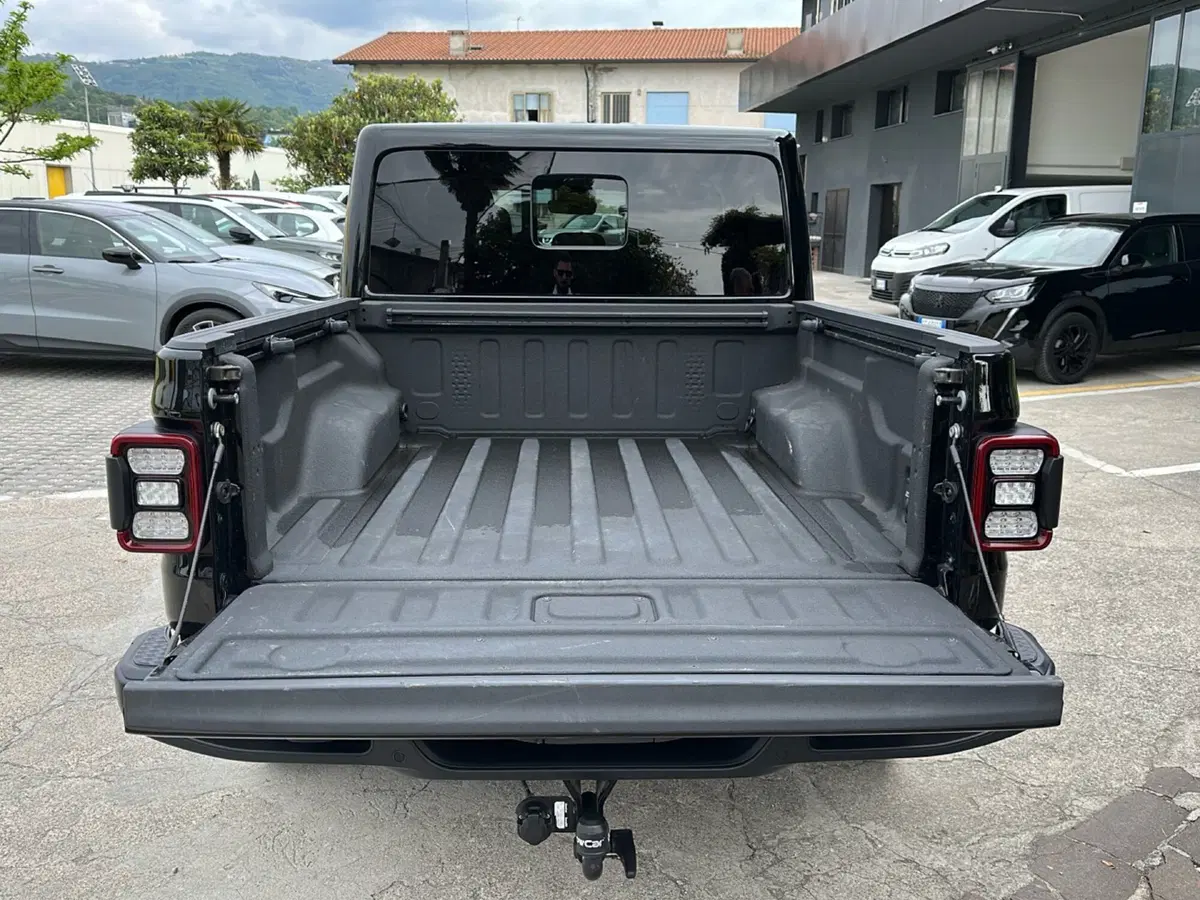 Jeep Gladiator usata a Vicenza (13)