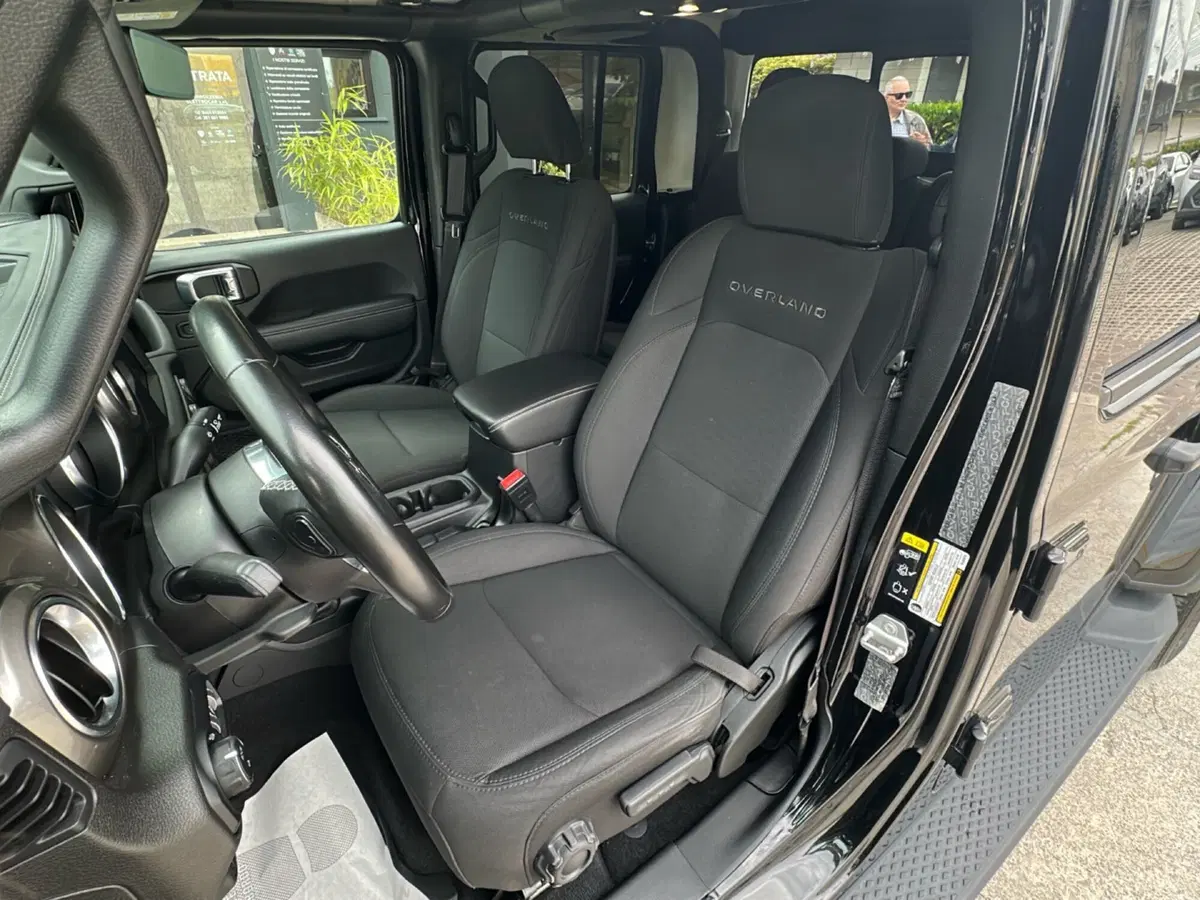 Jeep Gladiator usata a Vicenza (16)