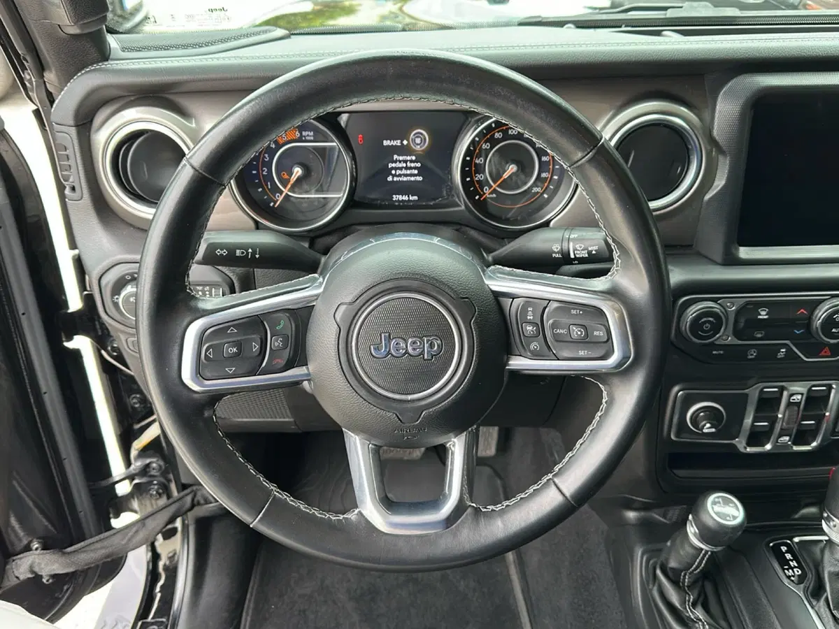 Jeep Gladiator usata a Vicenza (19)