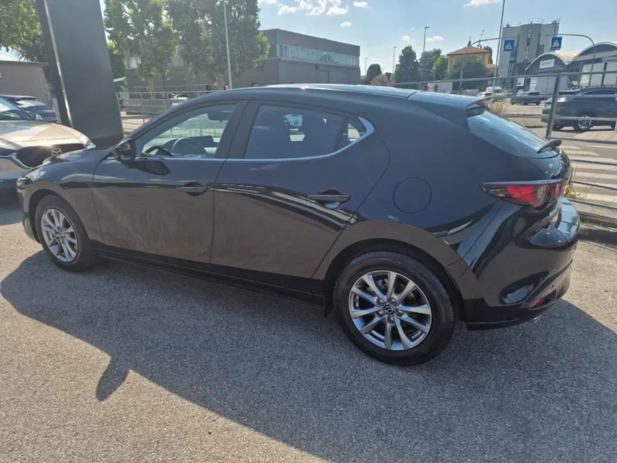 Mazda Mazda3 nuova a Bologna (4)