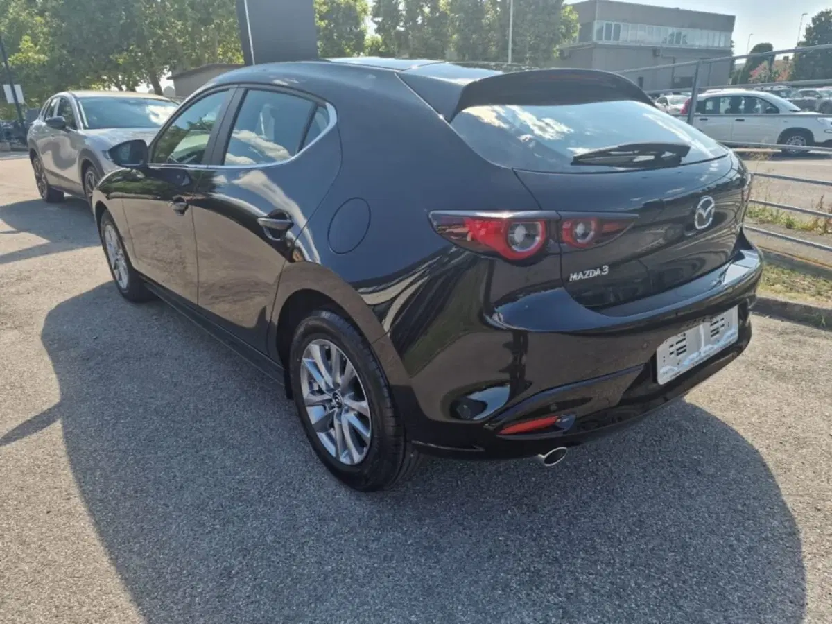 Mazda Mazda3 nuova a Bologna (5)