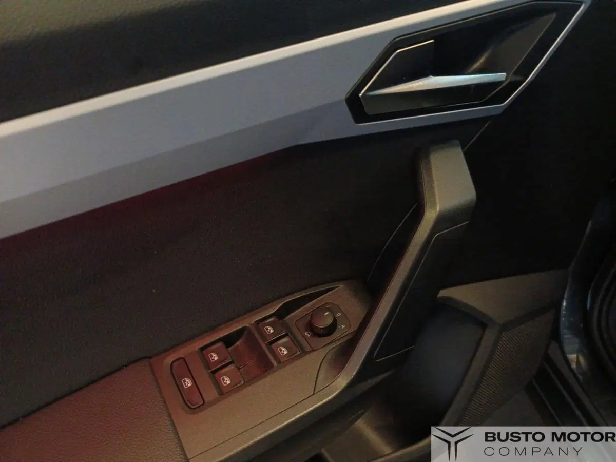 SEAT Arona usata a Varese (9)