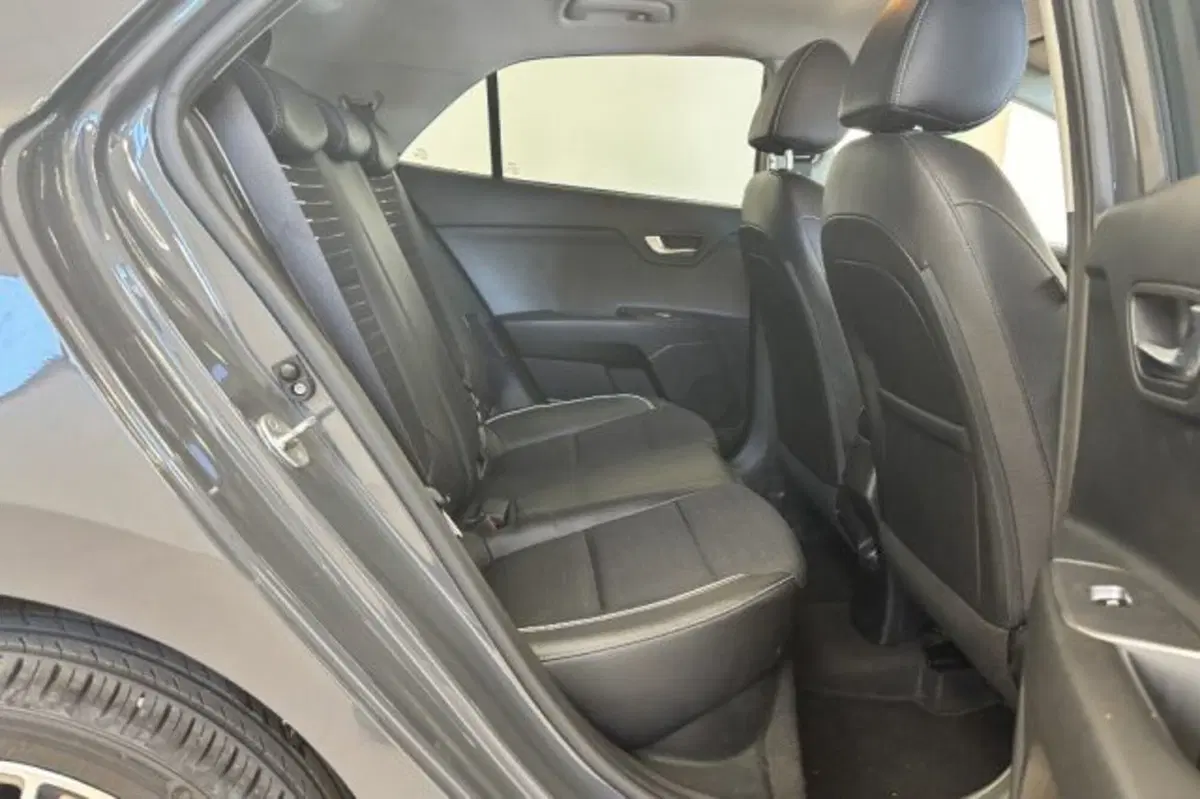Kia Rio usata a Latina (10)