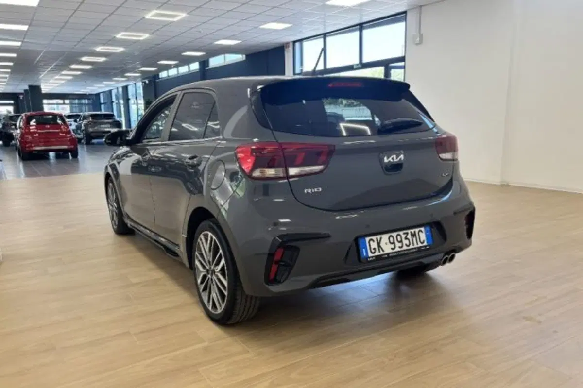 Kia Rio usata a Latina (5)