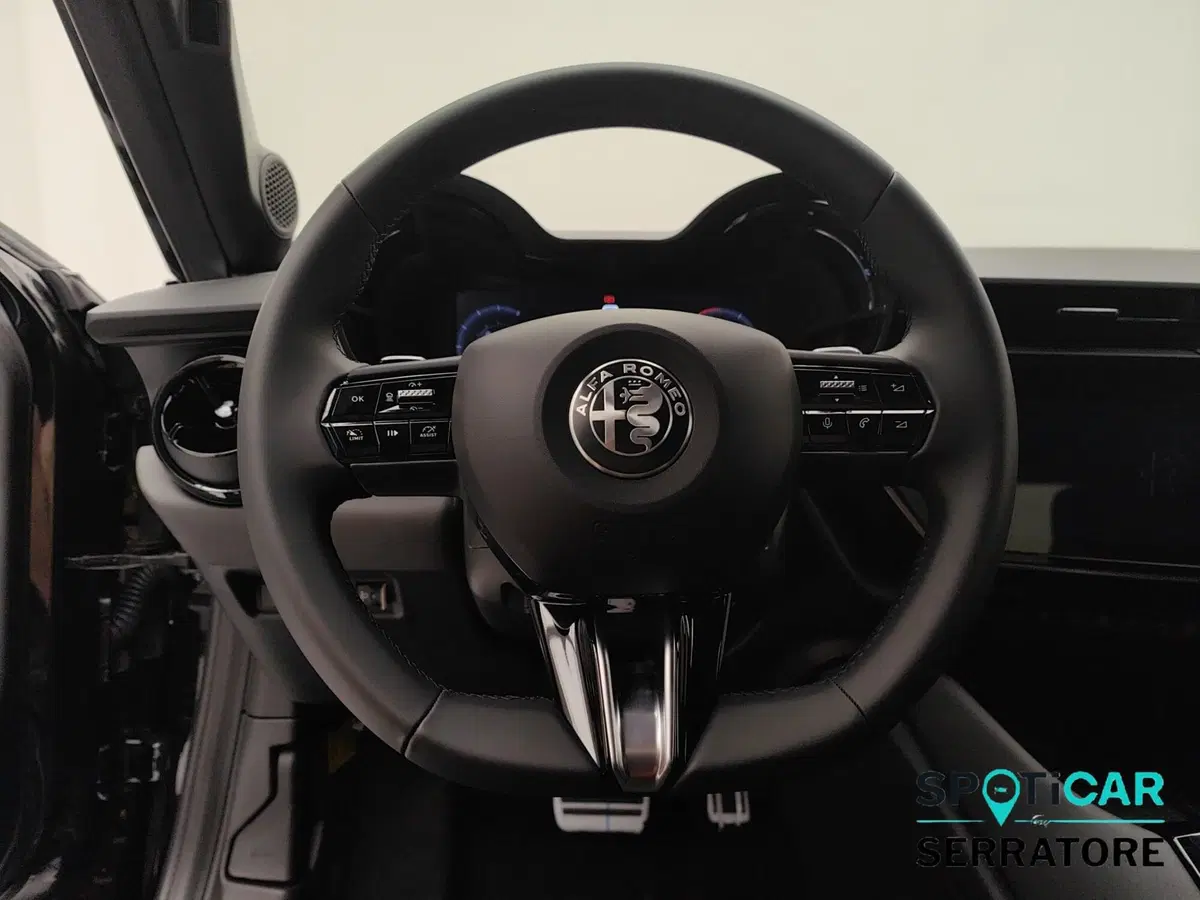 Alfa Romeo Junior nuova a Como (16)