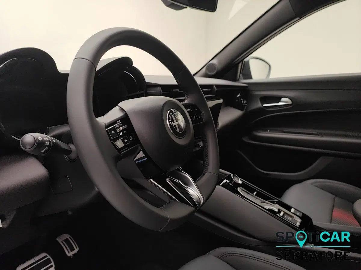 Alfa Romeo Junior nuova a Como (9)