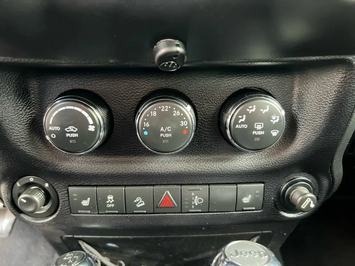 Jeep Wrangler usata a Sondrio (14)