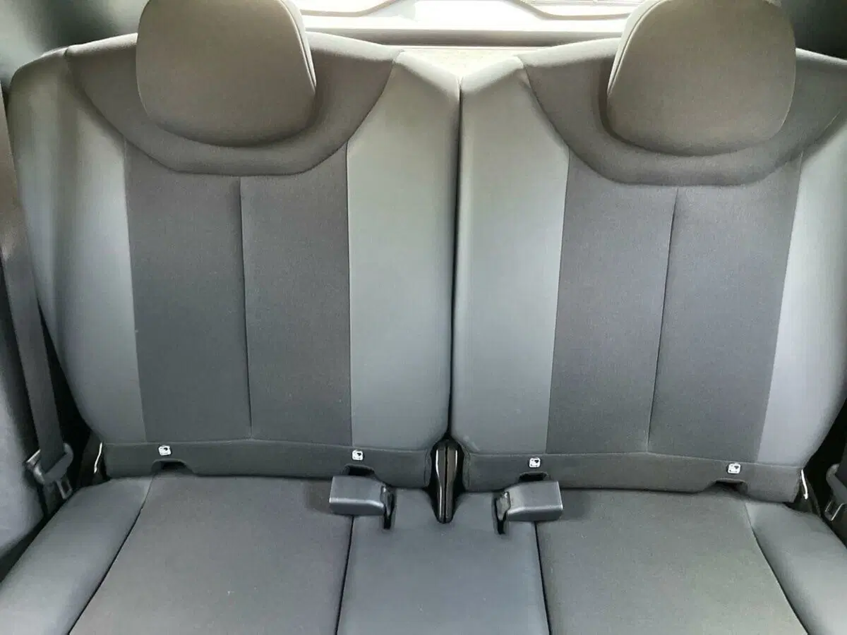 Toyota Aygo X usata a Lecco (11)