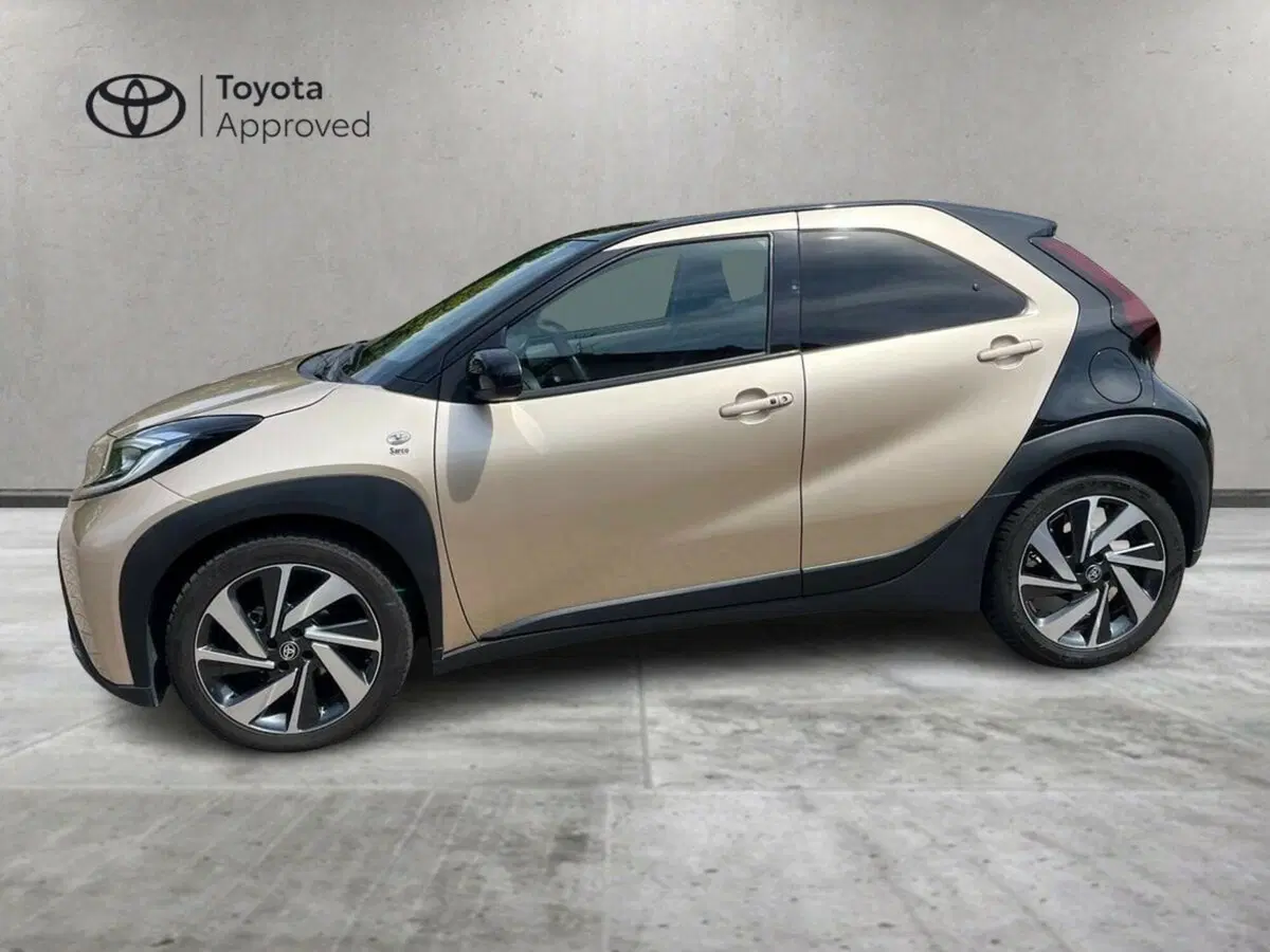 Toyota Aygo X usata a Lecco (3)