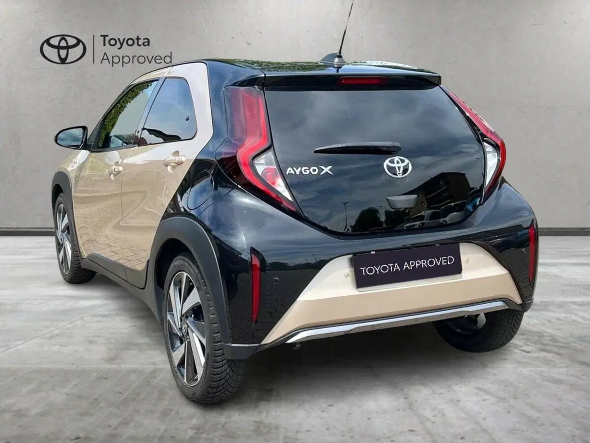 Toyota Aygo X usata a Lecco (5)