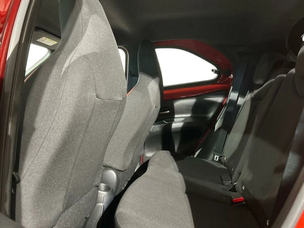 Toyota Aygo X usata a Lecco (12)
