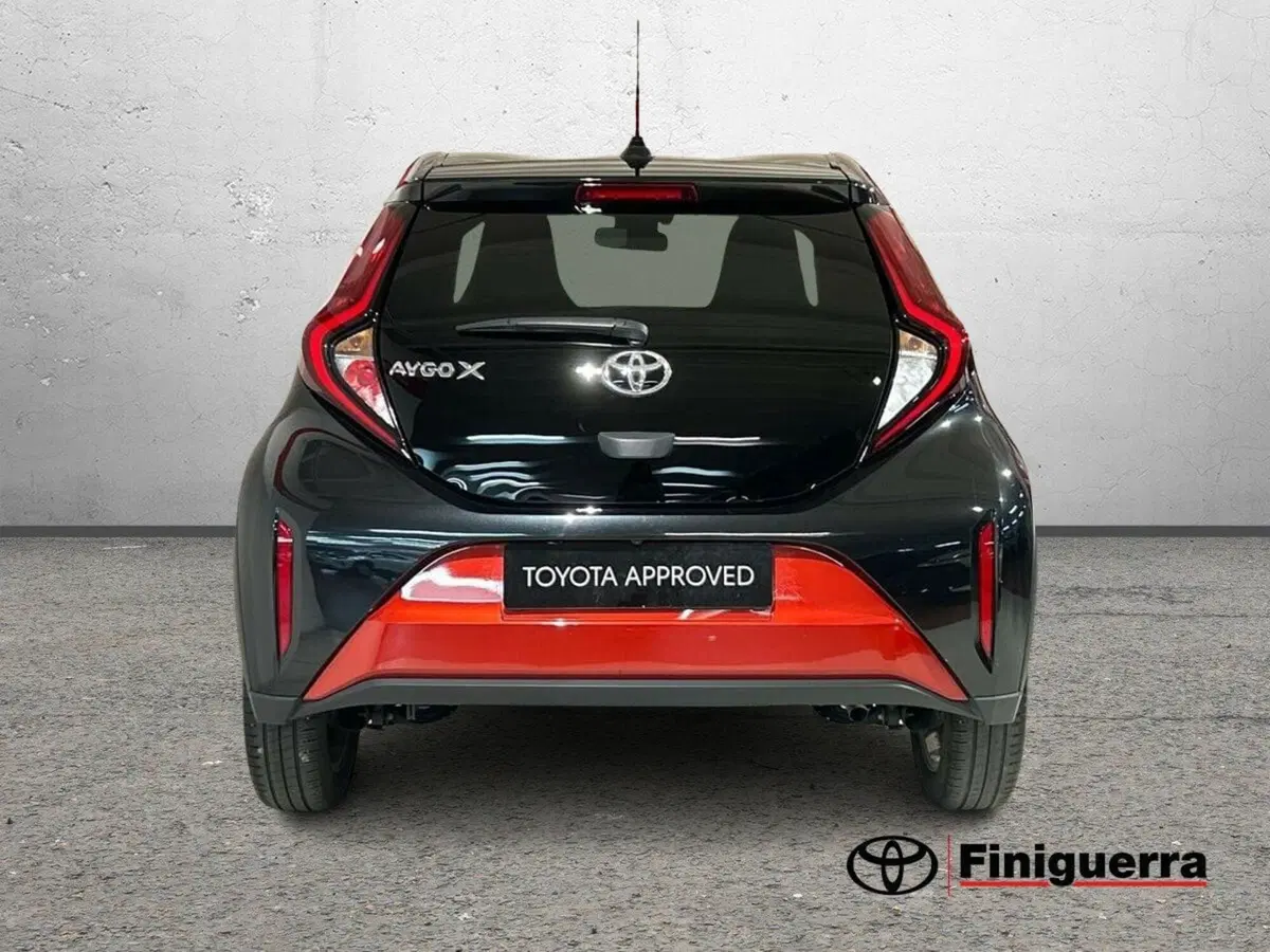 Toyota Aygo X usata a Lecco (4)