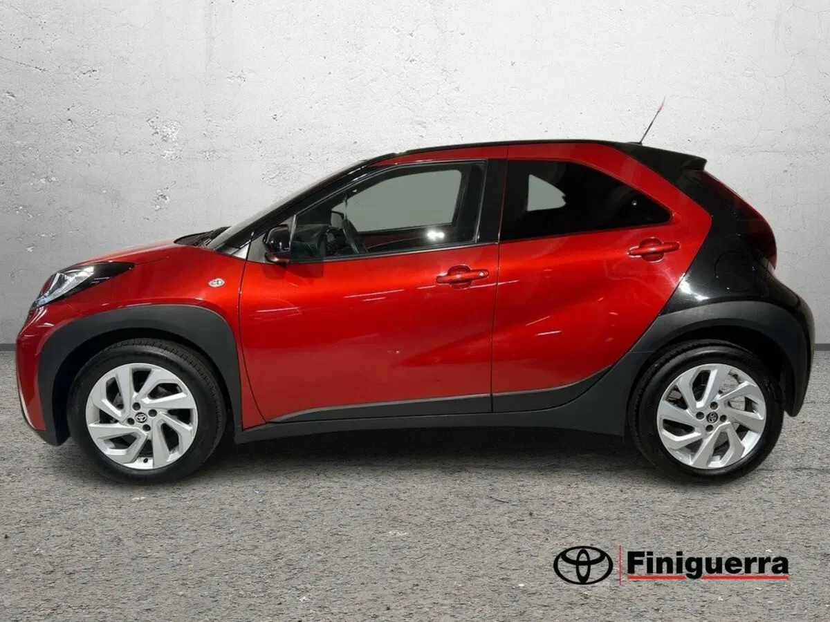 Toyota Aygo X usata a Lecco (7)