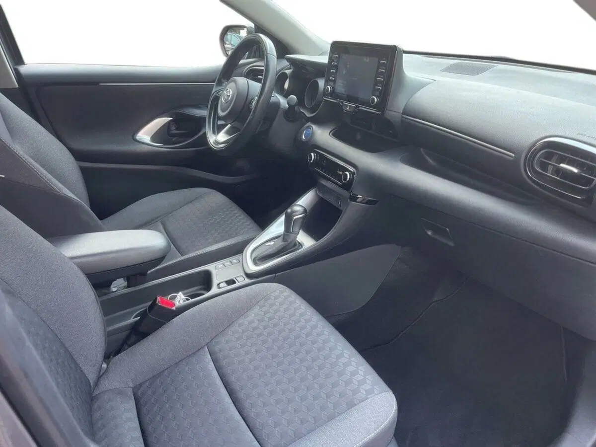 Toyota Yaris usata a Lecco (15)