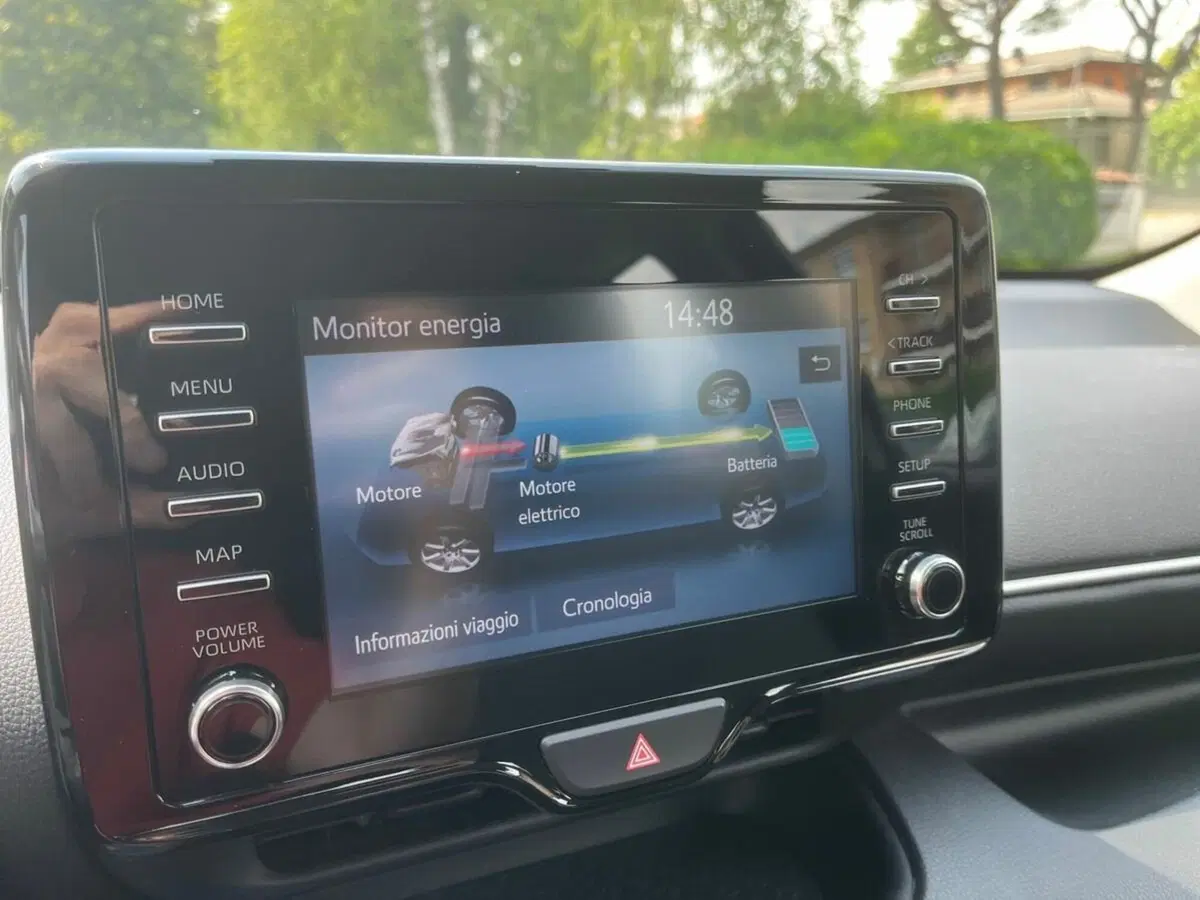 Toyota Yaris usata a Lecco (15)