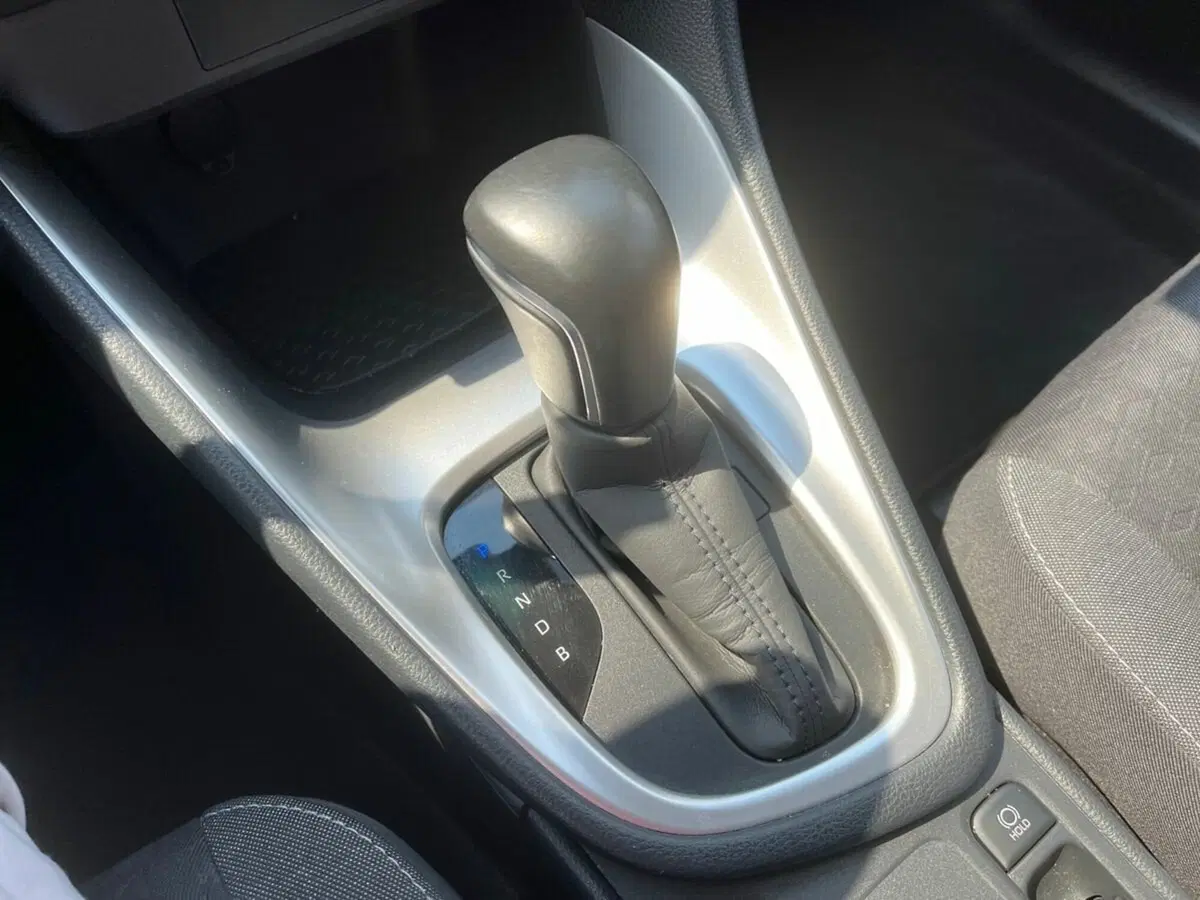 Toyota Yaris usata a Lecco (16)