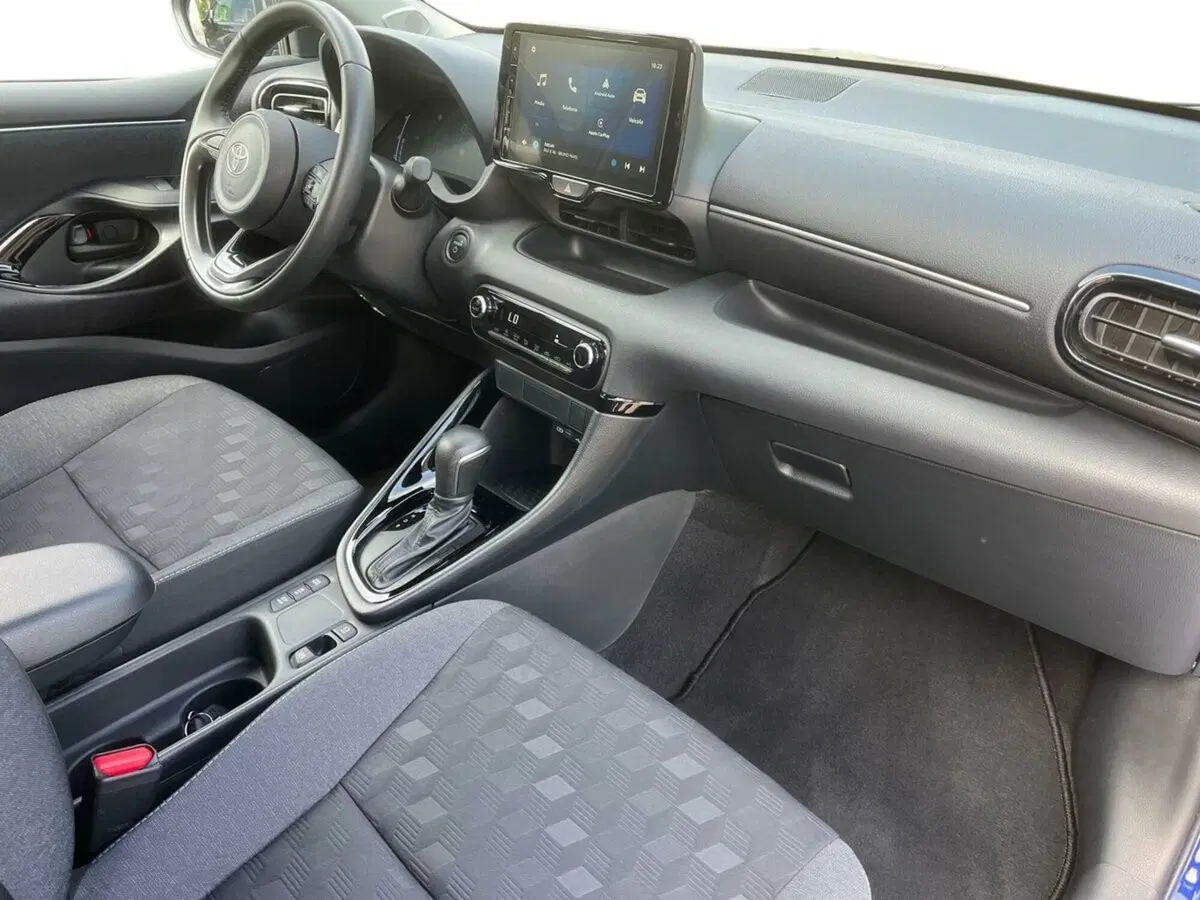 Toyota Yaris usata a Lecco (16)