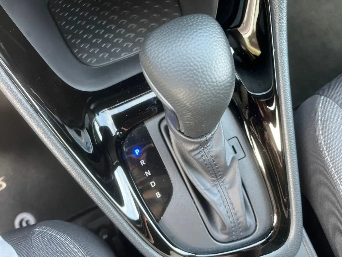 Toyota Yaris usata a Lecco (18)