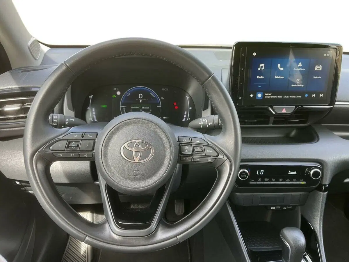 Toyota Yaris usata a Lecco (8)