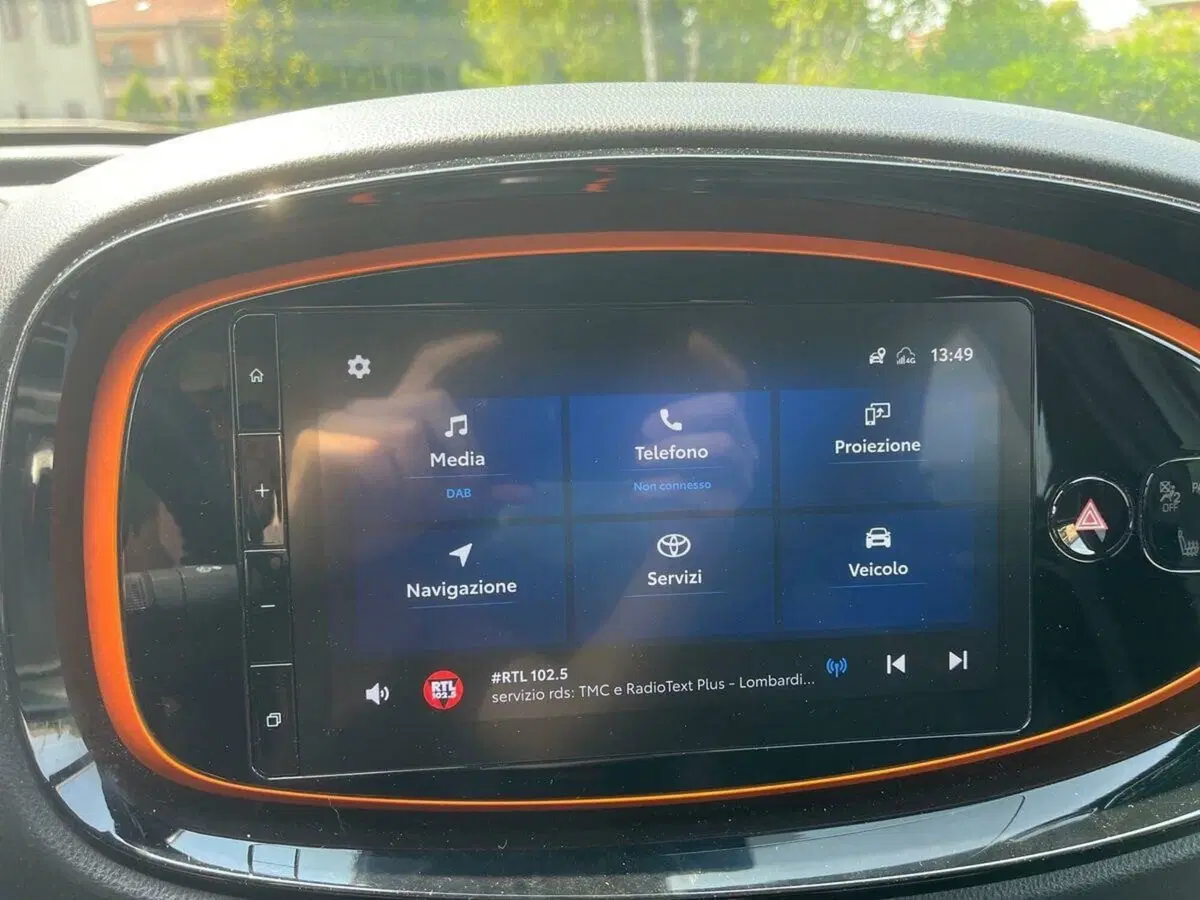 Toyota Aygo X usata a Lecco (10)