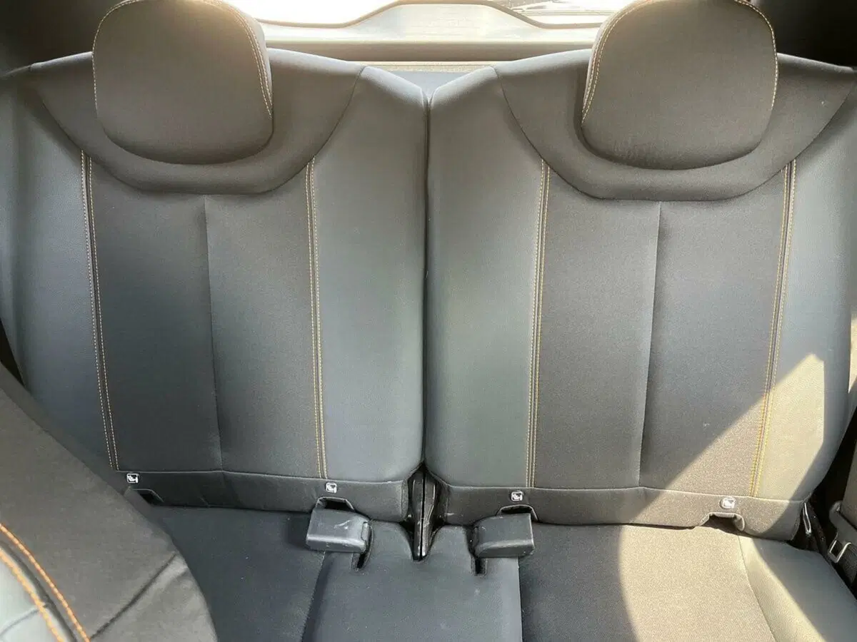 Toyota Aygo X usata a Lecco (11)
