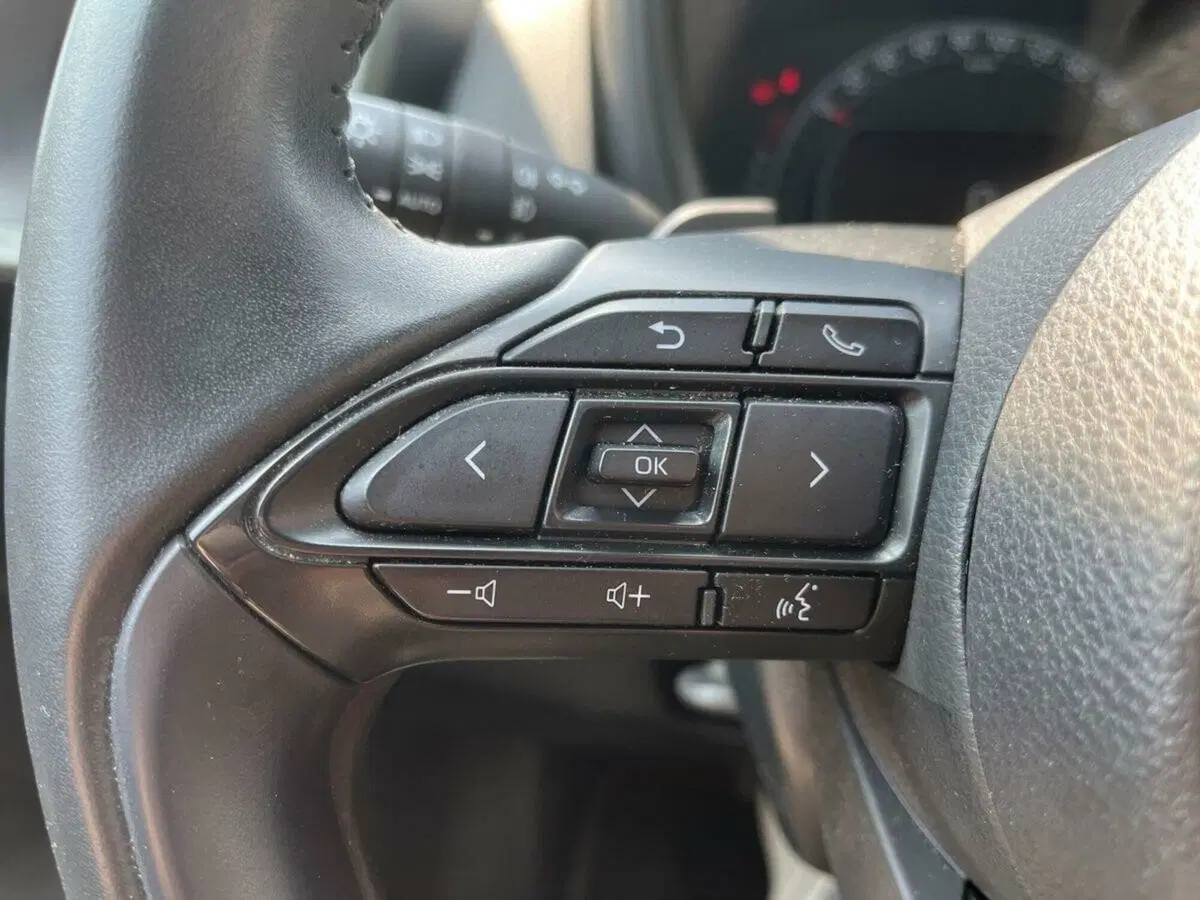 Toyota Aygo X usata a Lecco (19)