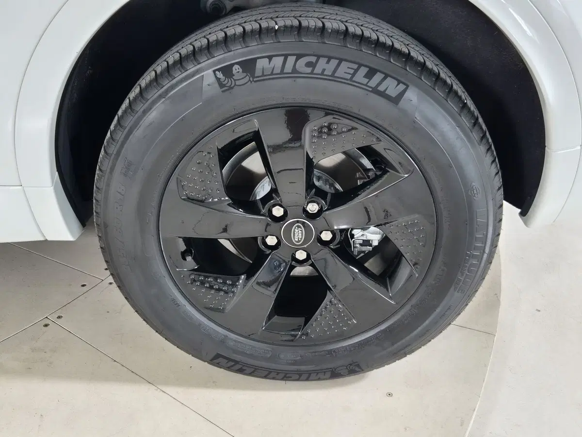 Land Rover Discovery Sport usata a Torino (9)
