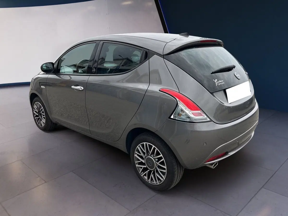 Lancia Ypsilon usata a Torino (6)