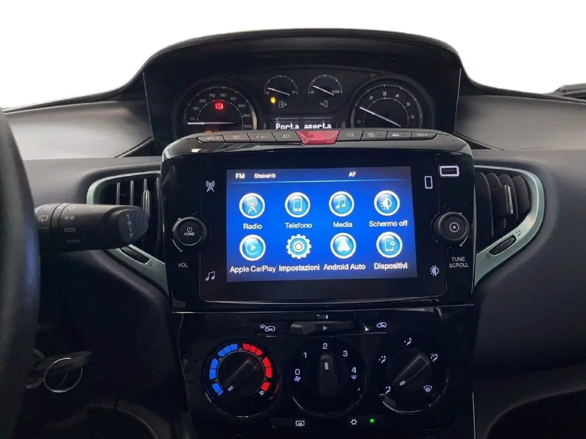 Lancia Ypsilon usata a Torino (13)