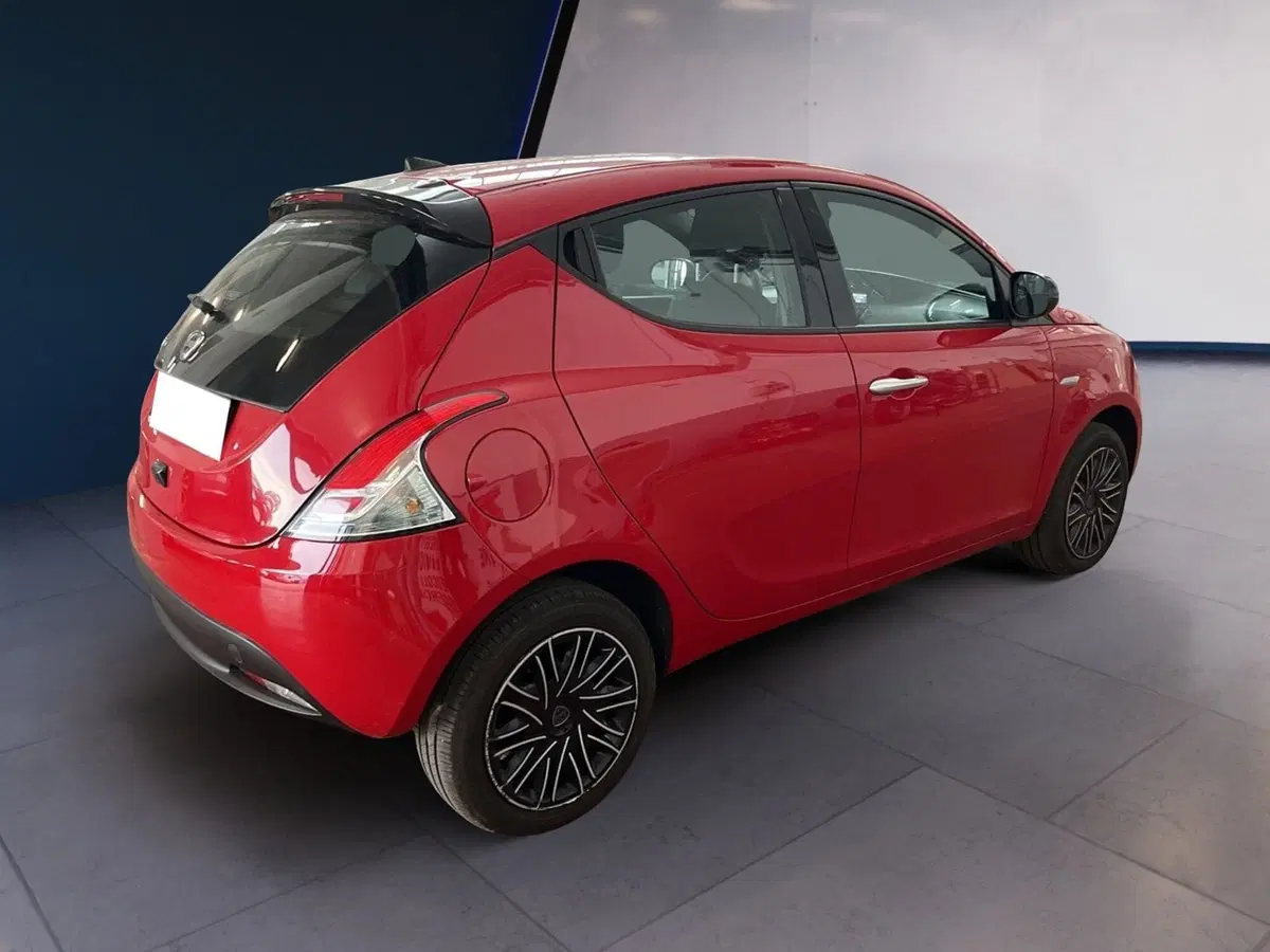 Lancia Ypsilon usata a Torino (4)
