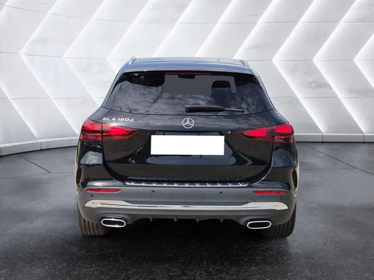 Mercedes-Benz GLA SUV usata  (3)