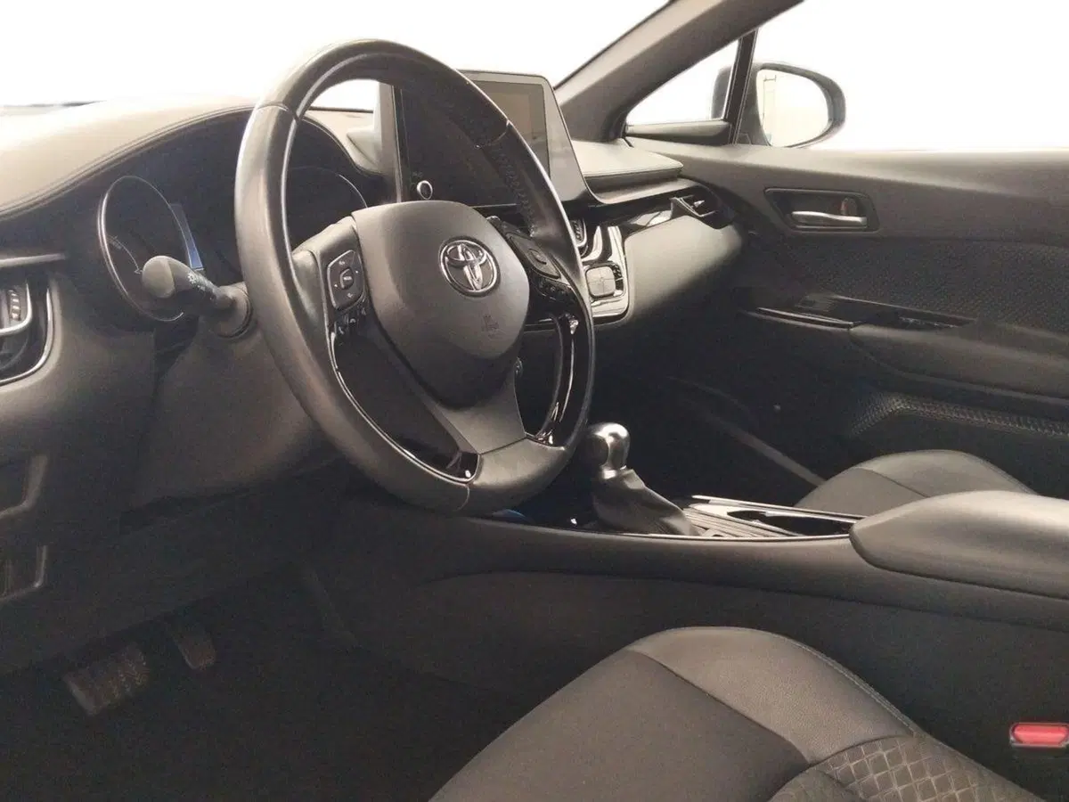 Toyota Toyota C-HR usata a Roma (7)