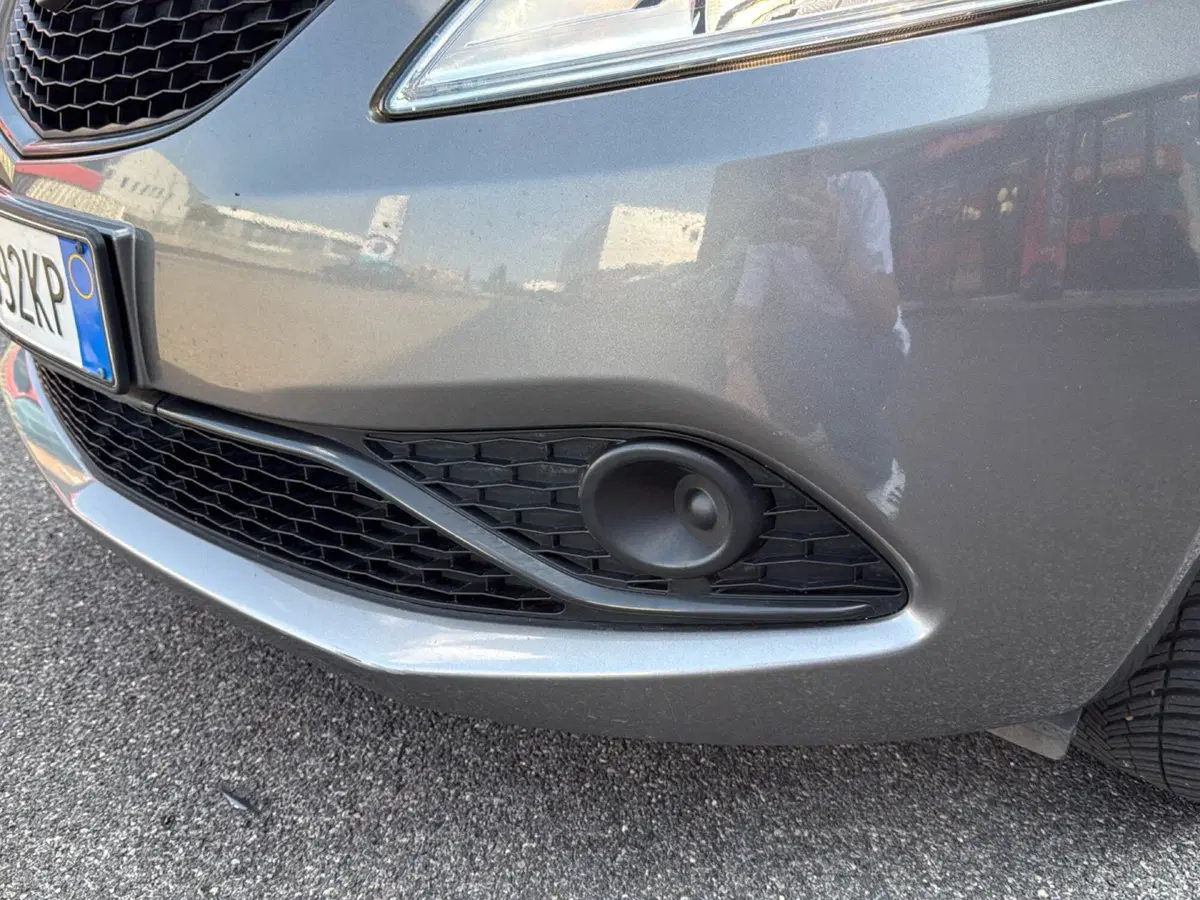 Lancia Ypsilon usata a Mantova (16)
