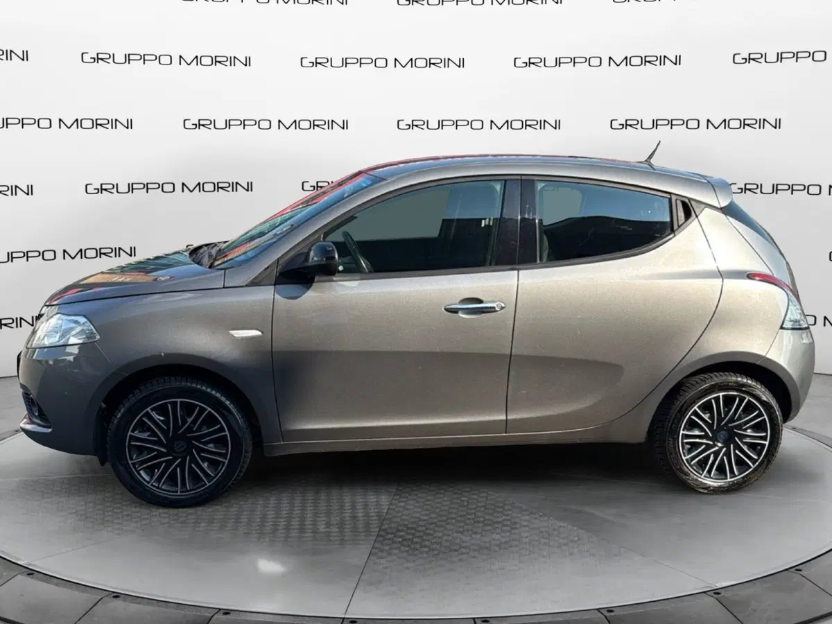 Lancia Ypsilon usata a Mantova (2)