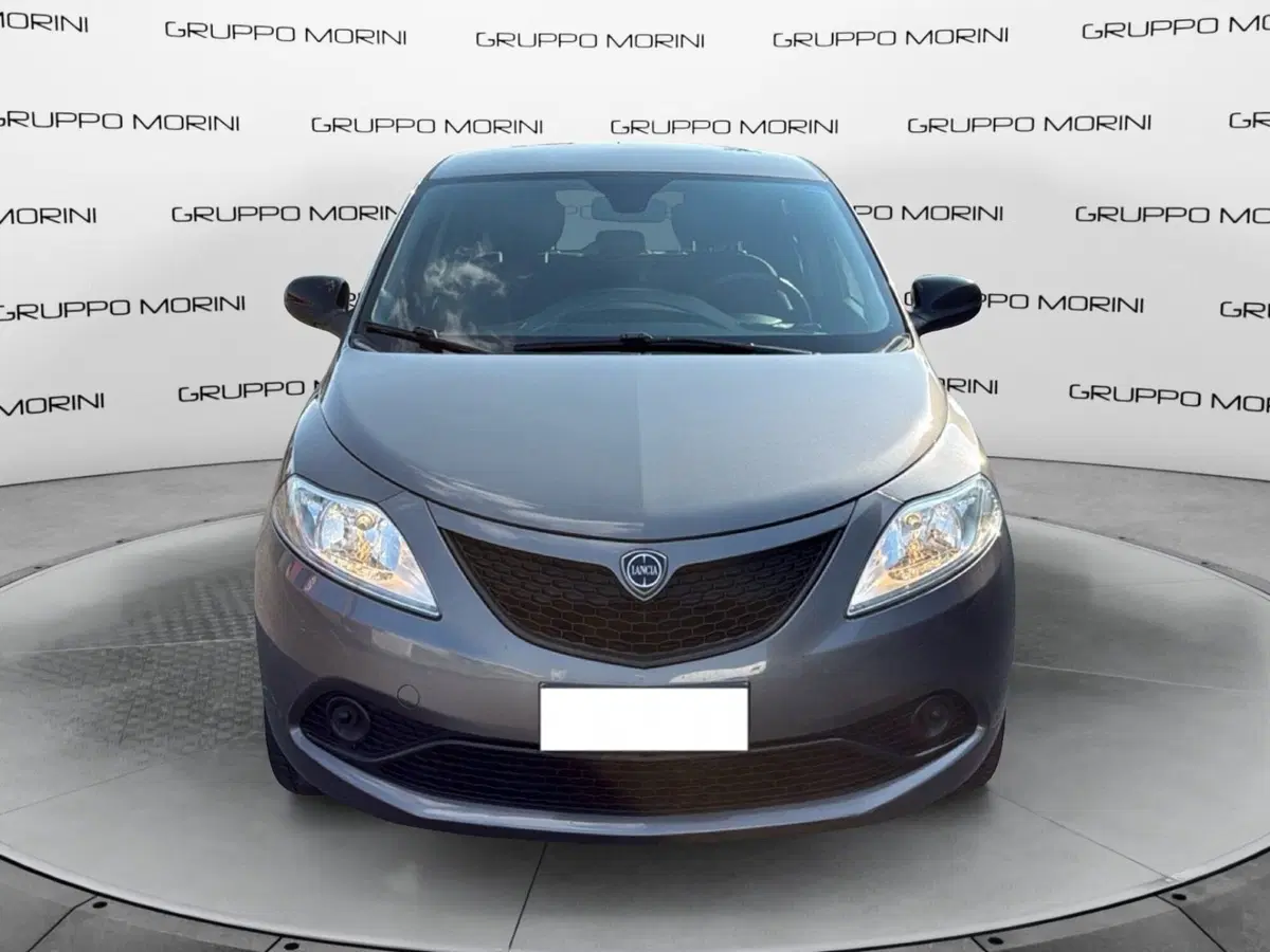 Lancia Ypsilon usata a Mantova (5)