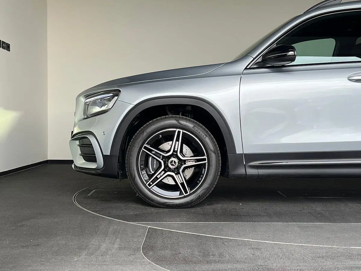 Mercedes-Benz GLB nuova a Bergamo (8)