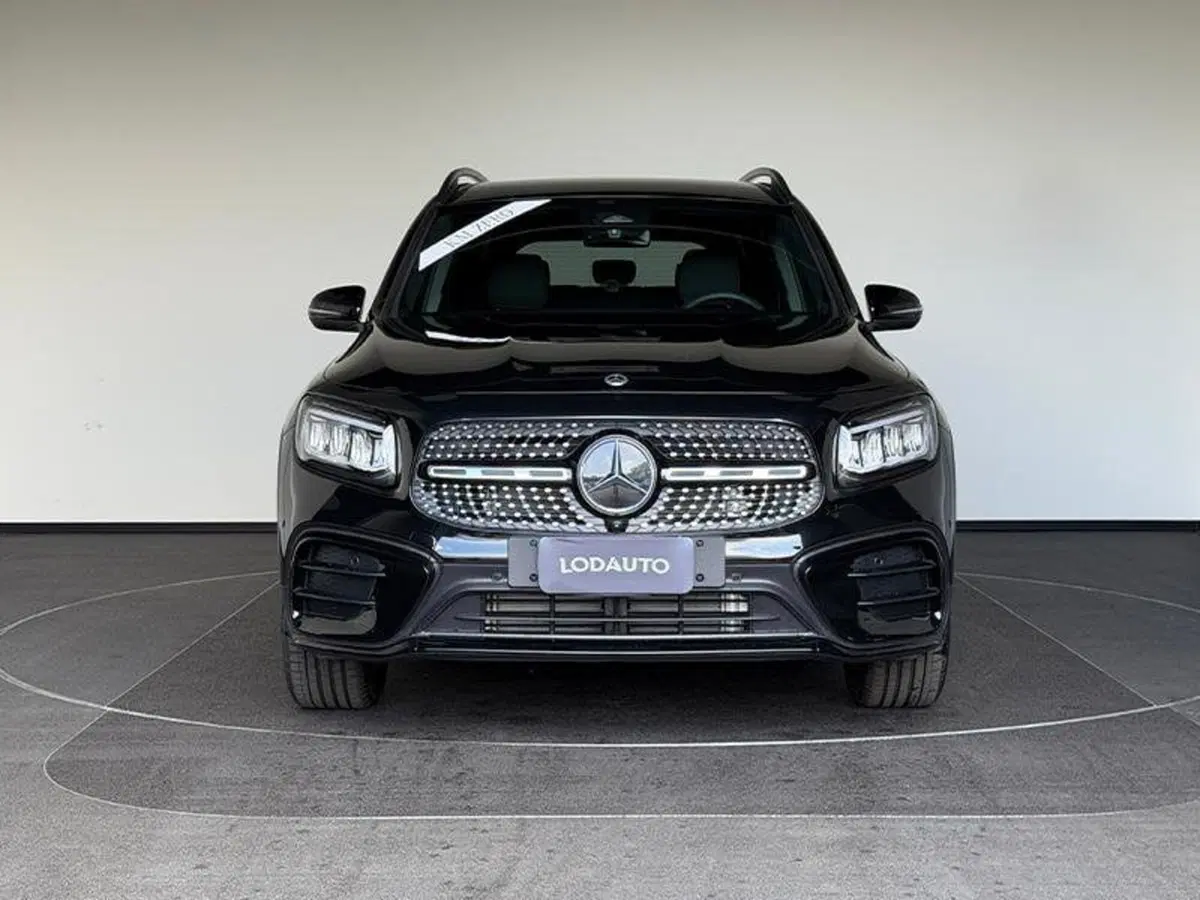 Mercedes-Benz GLB nuova a Bergamo (2)
