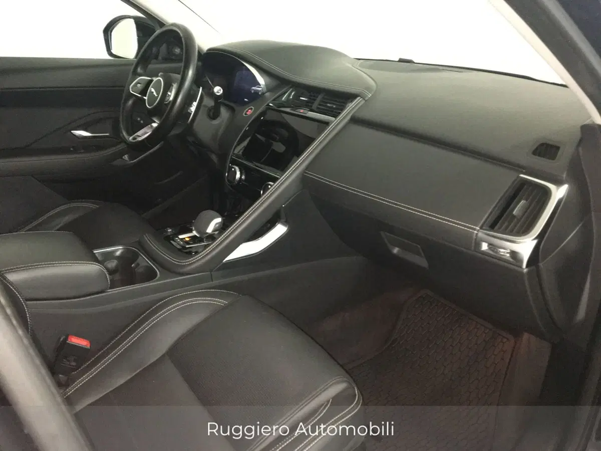 Jaguar E-Pace usata a Catanzaro (13)