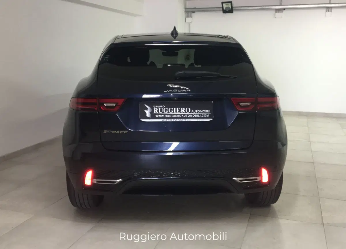 Jaguar E-Pace usata a Catanzaro (8)