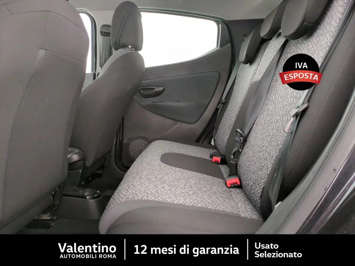 Lancia Ypsilon usata a Roma (10)
