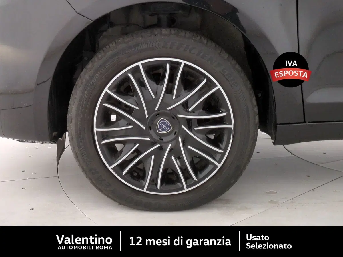 Lancia Ypsilon usata a Roma (11)