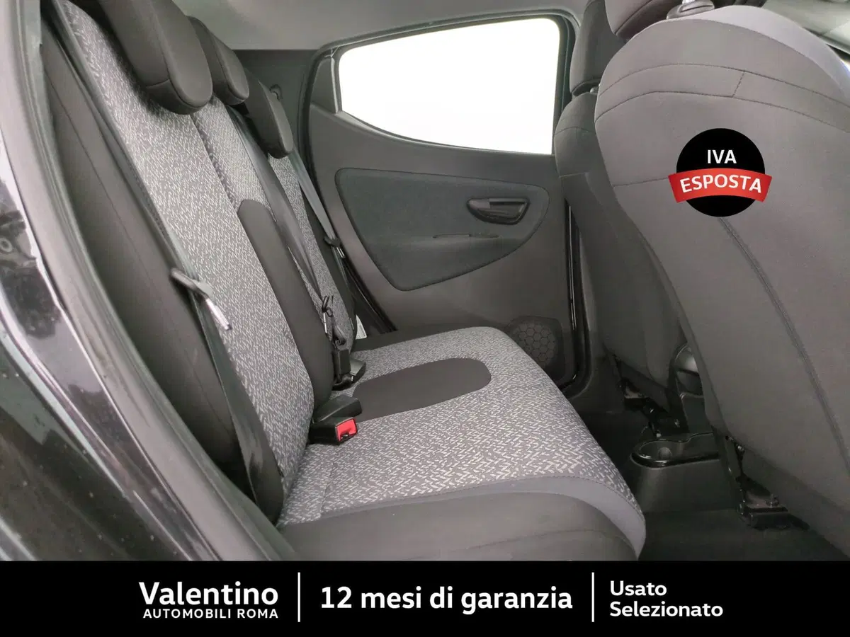 Lancia Ypsilon usata a Roma (12)