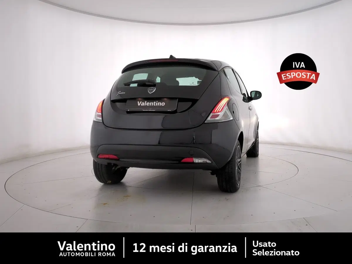 Lancia Ypsilon usata a Roma (3)