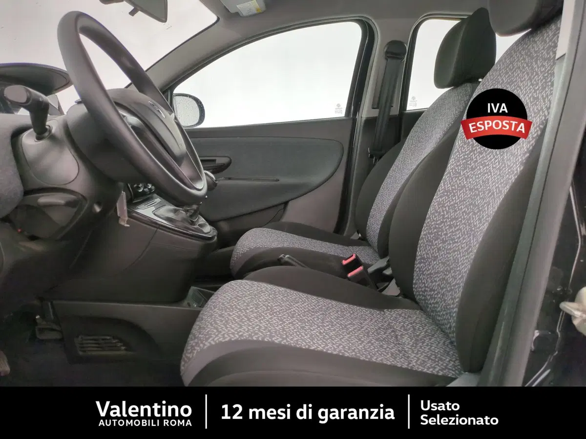 Lancia Ypsilon usata a Roma (6)