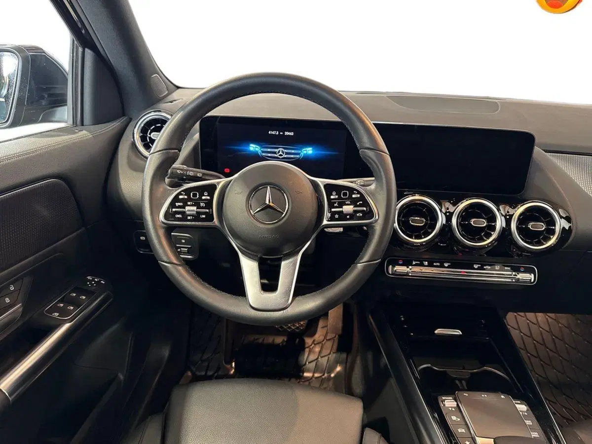 Mercedes-Benz GLA SUV usata a Bari (11)
