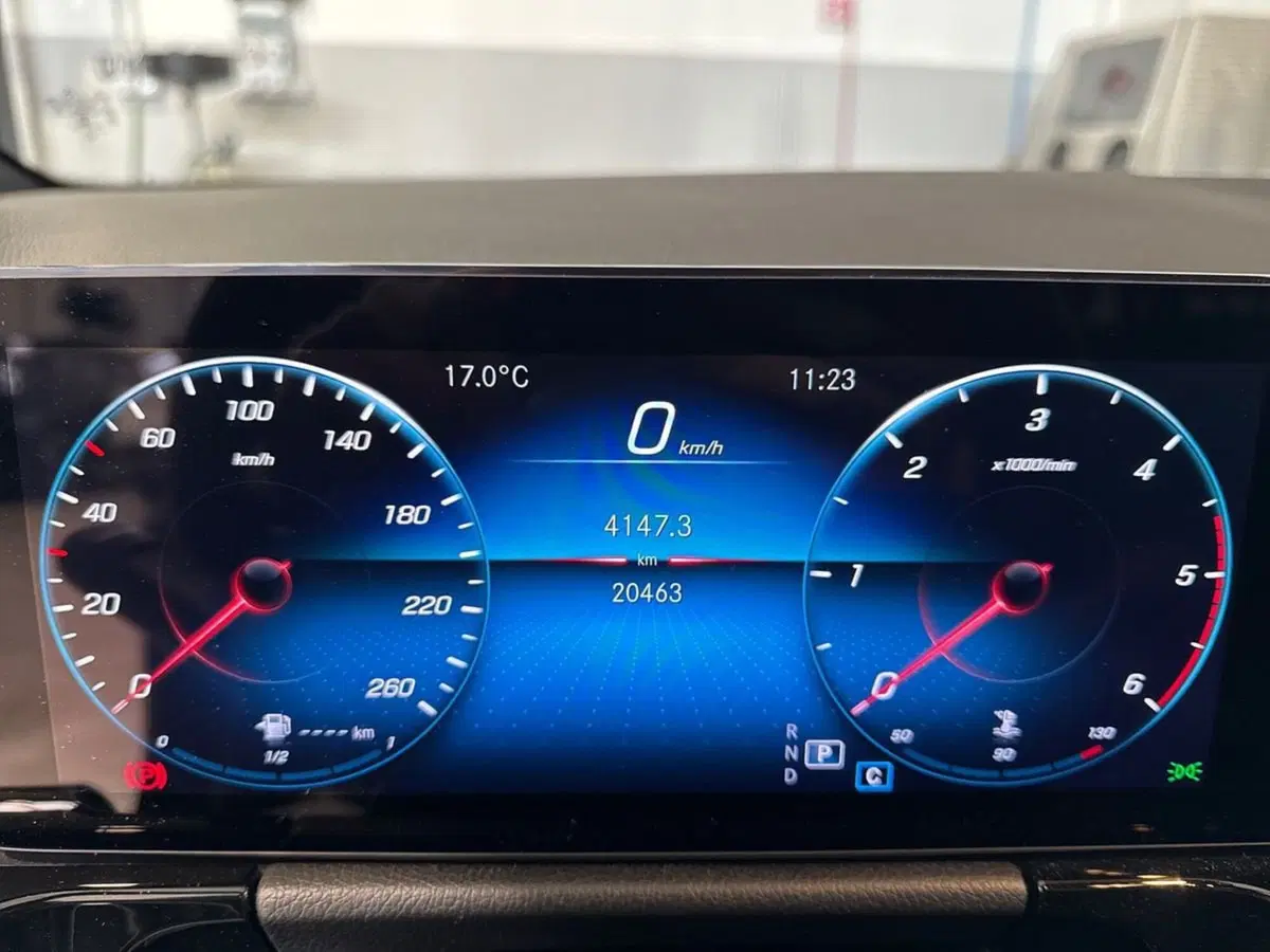 Mercedes-Benz GLA SUV usata a Bari (13)