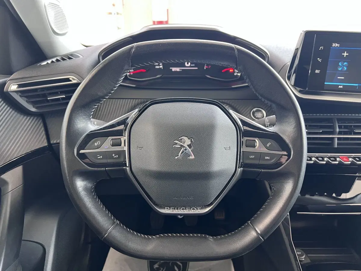 Peugeot 2008 usata a Bari (18)