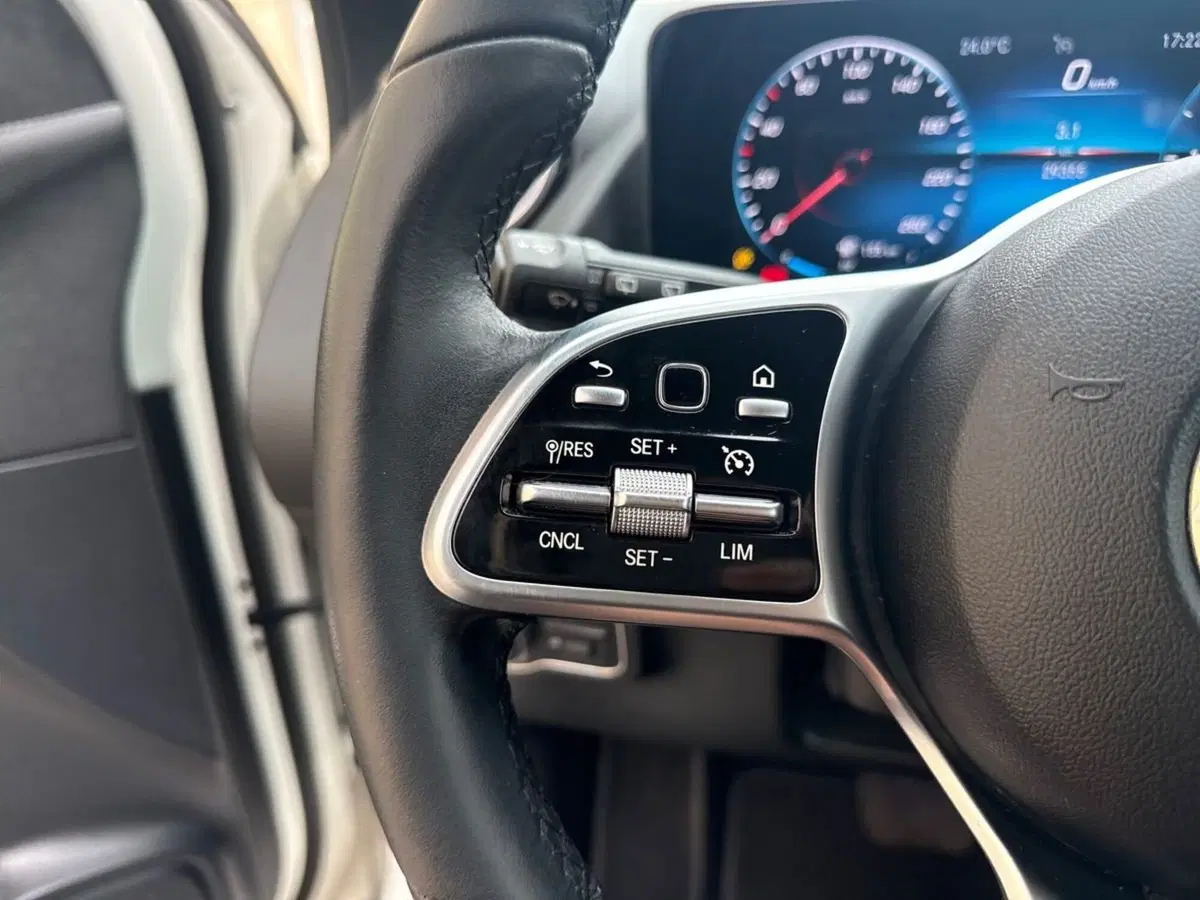 Mercedes-Benz GLA SUV usata a Firenze (18)
