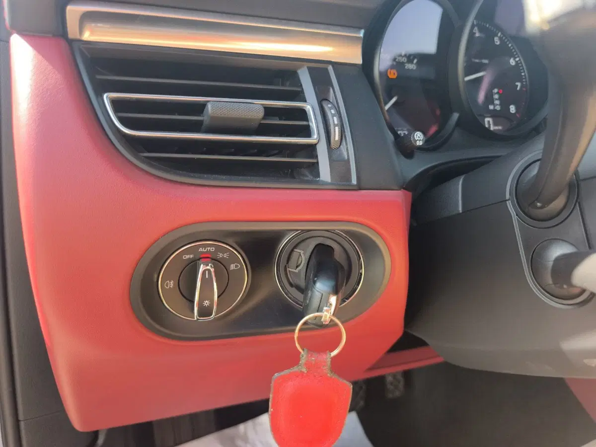 Porsche Macan usata a Frosinone (15)