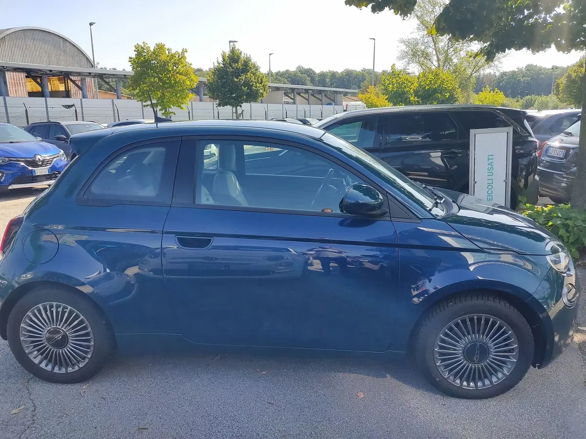 Fiat 500e Cabrio usata a Frosinone (4)